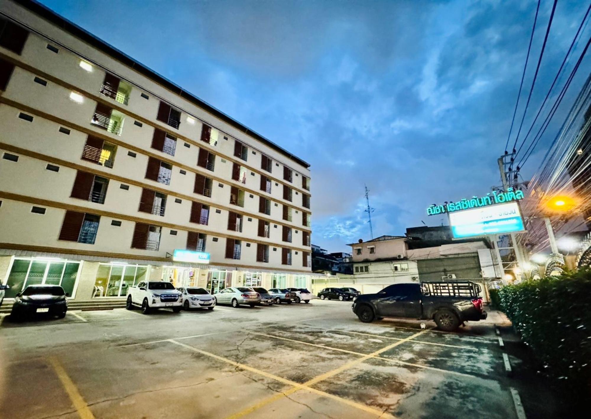 Nicha Residence Hotel Bangkok Exterior foto